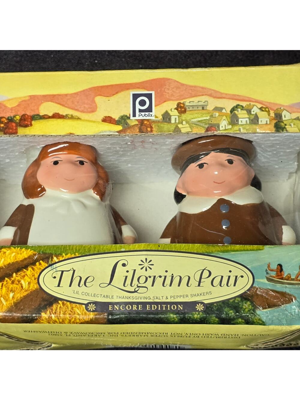Publix The Lilgrim Pair Lil Collectable Thanksgiving Pilgrim Salt Pepper Shaker